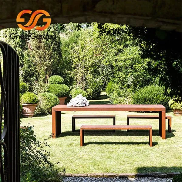 Meinciau a Byrddau Dur Corten