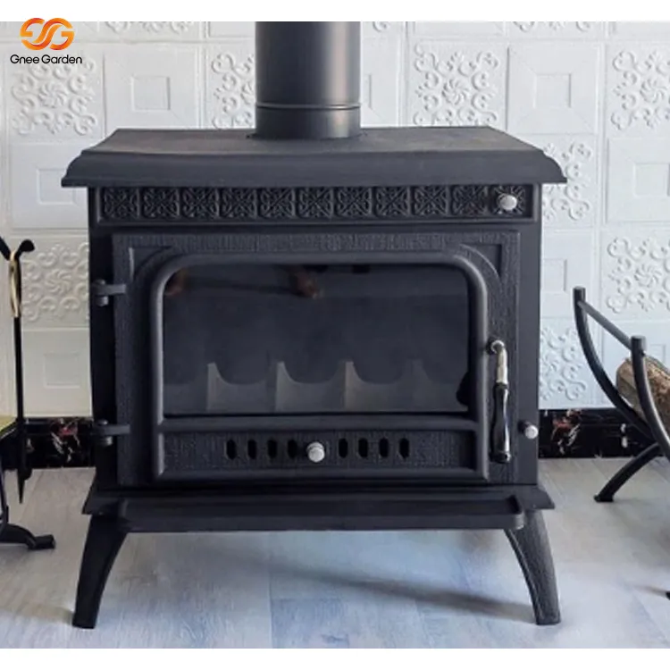 Lle Tân sy'n Llosgi Pren sy'n sefyll ar ei ben ei hun